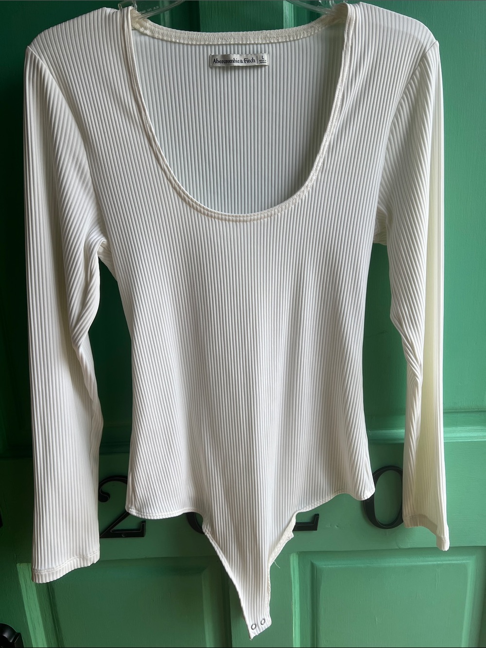 Abercrombie & Fitch Cream Ribbed Long-Sleeve Scoop Neck thong Bodysuit / Large